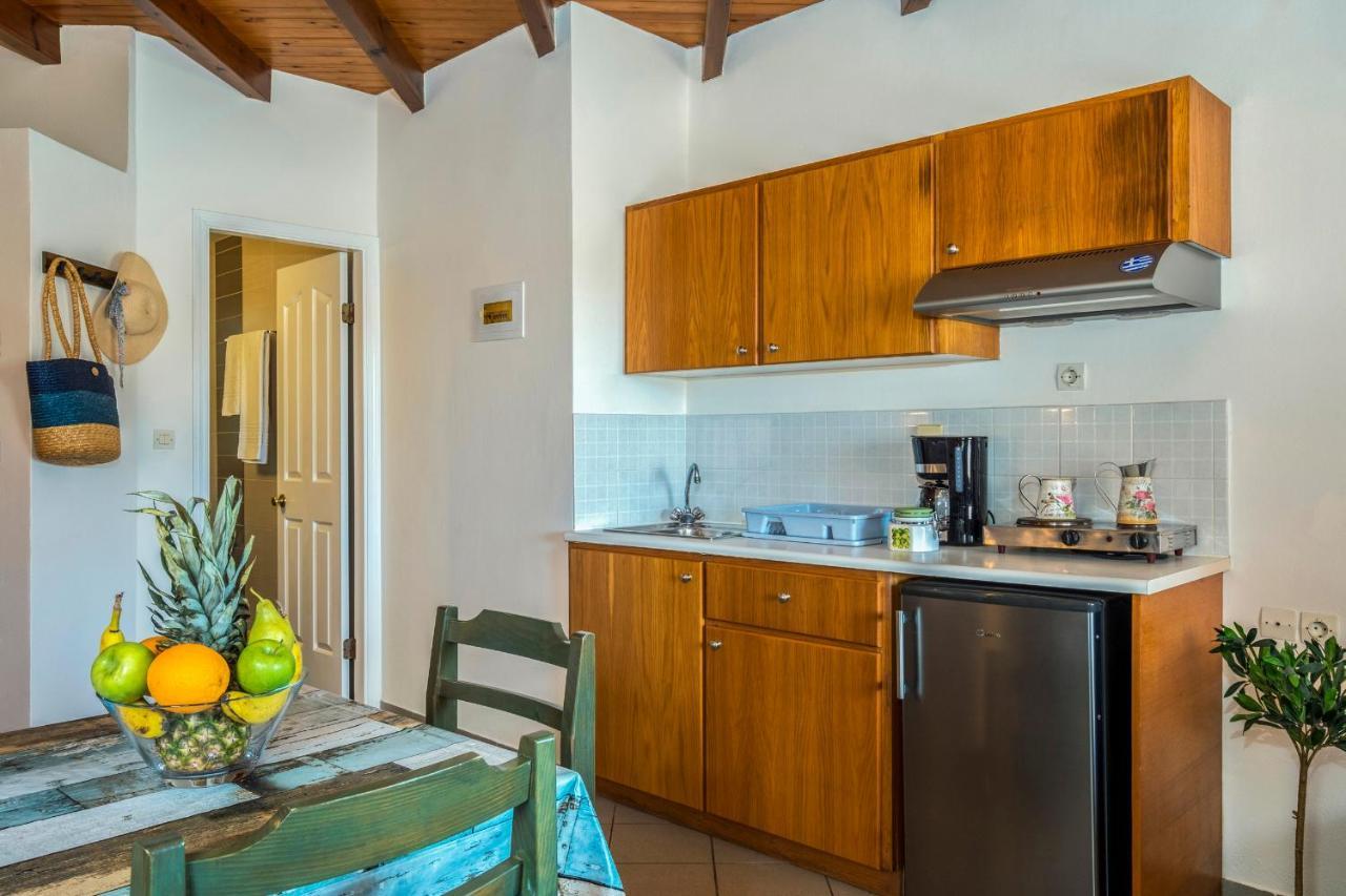 Theos Village Apartments Kato Daratso Buitenkant foto