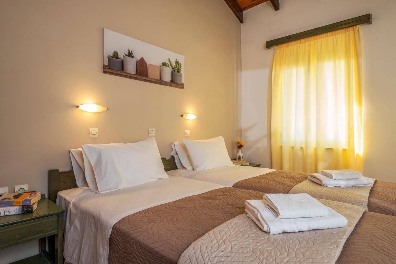 Theos Village Apartments Kato Daratso Buitenkant foto