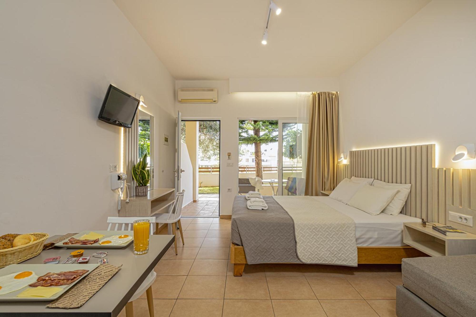 Theos Village Apartments Kato Daratso Buitenkant foto