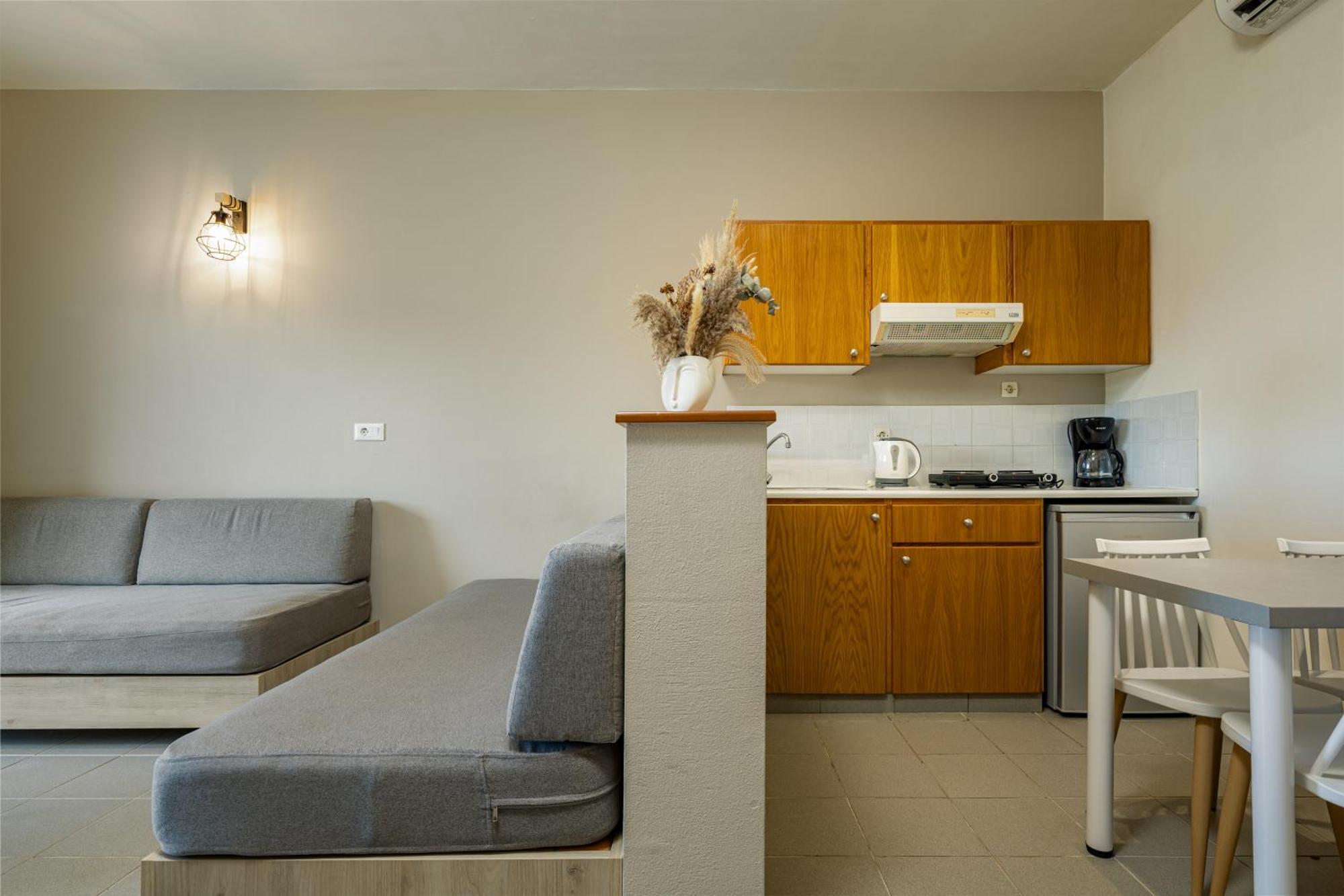 Theos Village Apartments Kato Daratso Buitenkant foto